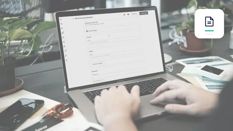 Gestión digital de facturas en un portátil con documento de factura digital – imagen editorial para «Factura no pagada por supuesta doble facturación: cómo conciliar asientos contables».