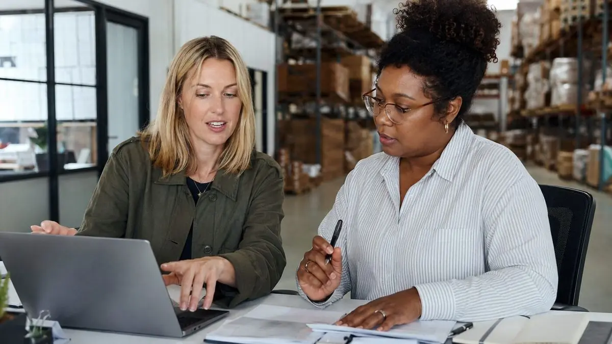 Operations and finance review – editorial image for “What a Third Party Collection Agency Does for a Texas B2B Creditor”.